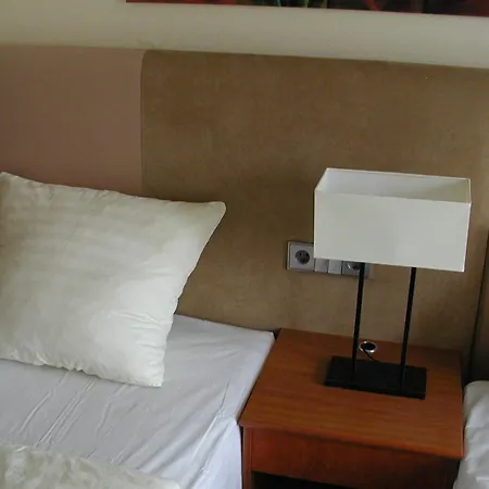 Monteur Motel 2*