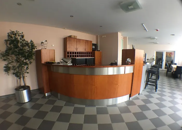 Monteur 阿舍尔斯莱本